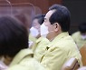 [포토]회의 주재하는 정세균 국무총리
