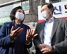 "문재인 보유국" "69번째 생신 축하" 親文에 어필하는 박영선·우상호