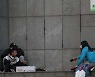 인질극 현장 범인에 '슬금슬금' 접근..中 여기자 찬사