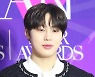 [포토] 하성운, APAN 눈부신 하트 매력