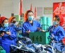 북한, 당 대회 결정 '관철' 나선 보통강신발공장 조명