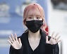 체리블렛 해윤 '사랑스러운 손인사'
