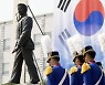 부사관이 육사 생도 가르친다..개교 75년만에 처음