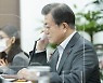 문 대통령 "우크라이나 대통령님, 생일 축하해주셔서 감사"