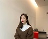 다비치 이해리, 니트에 레드립이 찰떡 "따뜻해졌어요"[SNS★컷]