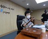 인권위, '박원순 성희롱' 인정.."부적절한 메시지·사진, 성적 굴욕감 줬다"