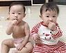 "딸인데 리틀♥최민환" 율희, 점점 父판박이..쌍둥이 딸 근황 공개 [Oh!마이Baby]