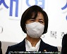 논란에도 직접 상 받은 추미애 "난 촛불로 세운 文정부 법무장관"