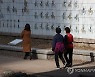 '가벼워진 옷차림'