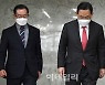 [포토]원내대책회의 참석하는 주호영-이종배