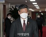 [포토] 무거운 표정의 이용구 법무부 차관