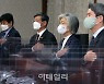 [포토] 국민의례하는 국무회의들