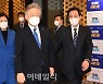 [포토]경기도 기본주택 토론회 참석하는 이재명-우상호-박영선