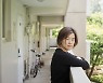젊은작가상 대상에 전하영 '그녀는 조명등 아래서 많은 시간을 보냈다'