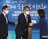 인사 나누는 김영춘·변성완·박인영