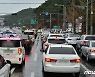 포항, 코로나검사 행정명령 첫날 진료소마다 300명 장사진 (종합)
