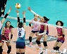스파이크 날리는 김연경