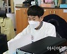 '부모·자식은 천륜' 50년 생이별한 母子 찾아준 공무원 화제