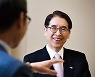 신창재 교보회장-어피니티, '주식 풋옵션 분쟁' 檢 기소로 새 국면