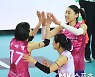 김연경-이재영 '5연승 주역들의 하이파이브' [MK포토]