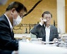 美中 힘겨루기 속 文과 통화한 시진핑 "남북, 북미 대화 지지"