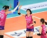 '이재영+김연경 도합 50점' 흥국생명, GS칼텍스 꺾고 5연승 질주