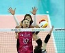 블로킹 하는 김연경.