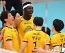 KB손해보험, 현대캐피탈 꺾고 2위 점프..케이타 29점