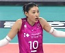 '배구 여제' 김연경이 포효한 이유는?..'로컬룰'이 야속해