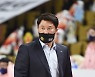 안덕수 KB스타즈 감독, "밑에서 뚫린 점수는 반성해야 한다"