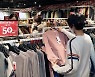 신세계 팩토리스토어, 패션업체 재고 10억어치 매입