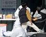 오후 6시까지 전국서 404명 신규 감염..전날보다 75명 늘어