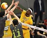 '케이타 29점' KB손보, 현대캐피탈 꺾고 2위 도약