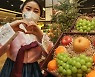 현대백화점 "설 선물로 하트 모양 샤인머스캣 어때요"