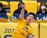 [ST포토] 황택의 '서브'