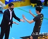 [ST포토] 최태웅 '허수봉 잘했어'