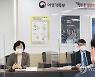 청소년 단체장 간담회 하는 정영애 장관