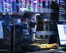 [속보]뉴욕증시 급락..다우 2.1%↓ S&P 2.6%↓ 나스닥 2.6%↓