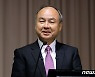 손정의 '소프트뱅크 회장' 물러나는 까닭은?