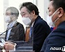 이낙연, 김진숙 '복직 요구'에 "구체적 해법 찾을 것"
