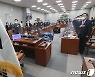 민주 '사법농단' 임성근 판사 탄핵 추진..당 지도부 '수용' (2보)