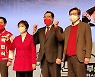 '보선 총공세' 나선 與.. 단일화·계파갈등 수습하기 바쁜 野
