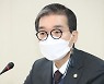 변협회장 당선자 "변호사 줄이고 전관 수임제한 늘려야"