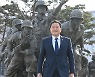<현안 인터뷰>황기철 보훈처장은..  '아덴만 여명작전' 총괄 지휘