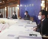목요대화 발언하는 정세균 총리
