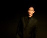 김수현, 흔들리는 초점 속에서 잘생김이 느껴진거야..올블랙 슈트핏 실화?