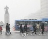 눈 내리는 광화문 네거리