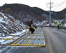 강풍에 외벽 뜯기고 구조물 넘어지고..강원 17건 피해
