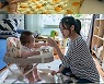 '아이' 김향기x아이, 온기 가득 힐링 스틸 공개