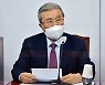 北원전 건설 문건.. 野 "이적행위" 靑 "북풍공작"